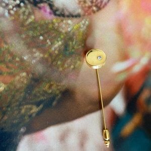 Vintage Trifari stick pin